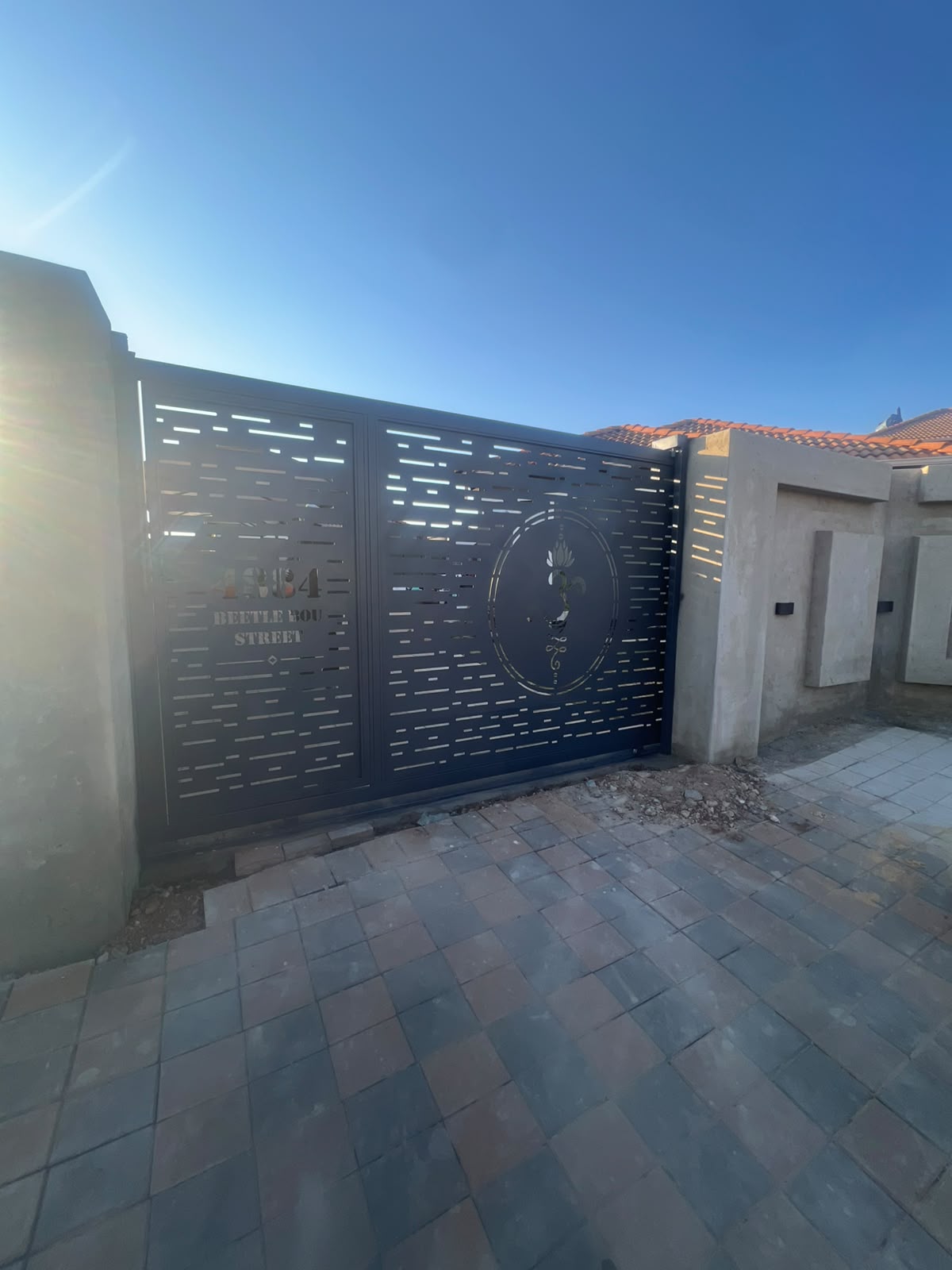 Residential Entrance Gate – Beetle Rou Street